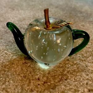 Dynasty Gallery Heirloom Art Glass Tea Pot Apple Shape Green Clear Paperweight